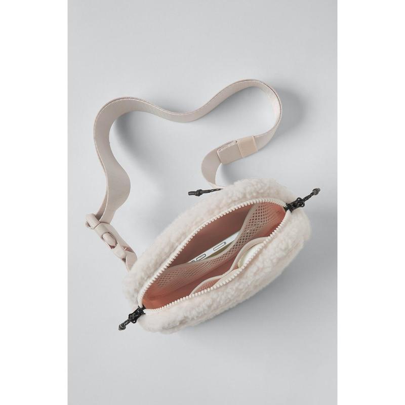 Fabletics The Belt Bag Teddy - Unisex