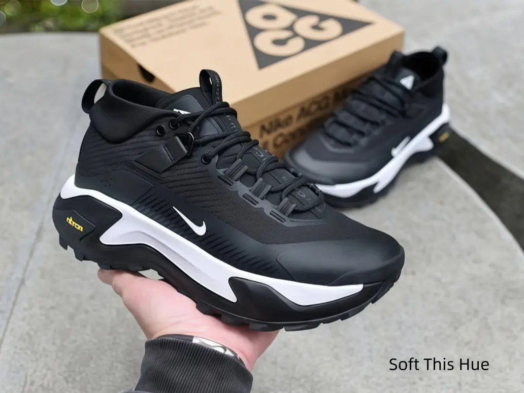 ough High Top Outdoor Hiking Boots With Rugged Traction Soles