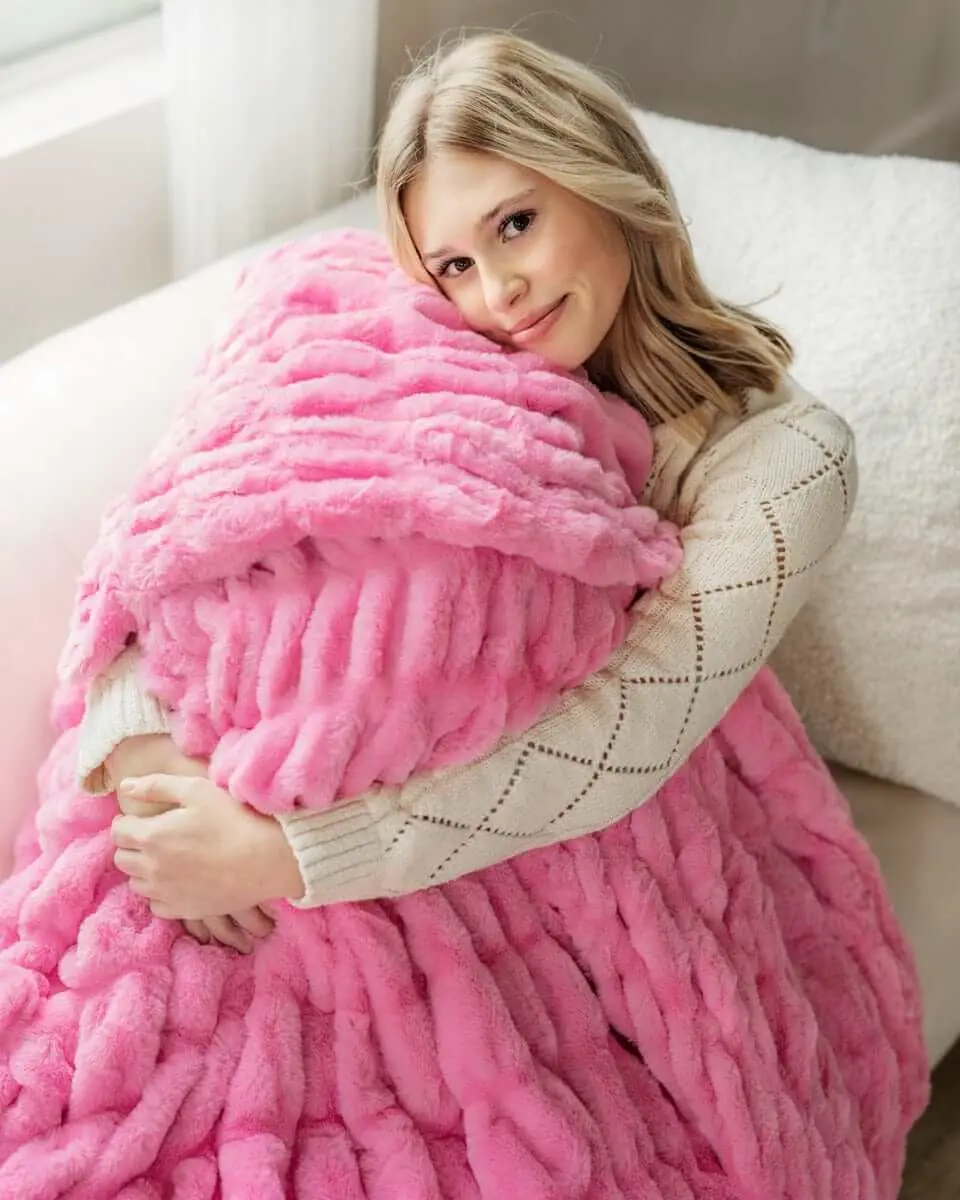 MINKY COUTURE Bed Blanket - Fluffy, Soft Stretchy Fabric Polyester Blanket for Home Bedding & Linens Use
