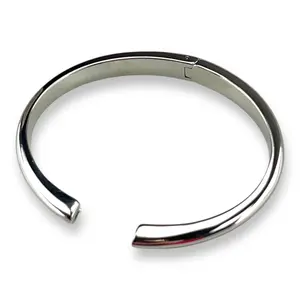 Round Crystal Willow Bangle