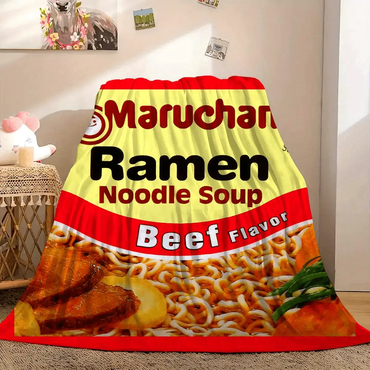 Beef Flavor Ramen Figure Print Throw Blanket, Funny Food-Themed Flannel Blanket with Cozy Noodle Bowl Artwork, Soft Bed Couch Cover for Dorm Room, Reading Chair, Movie Night, Kitchen Decor Gift for Ramen Lovers