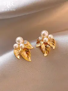 Elegant French Vintage Geometric Leaf Stud Earrings, Unique Design Imitation Pearl, Daily Wear Jewelry for Women, Fashion Earring, High-End Style, Faux Pearl Jewelry, High Quality Earrings