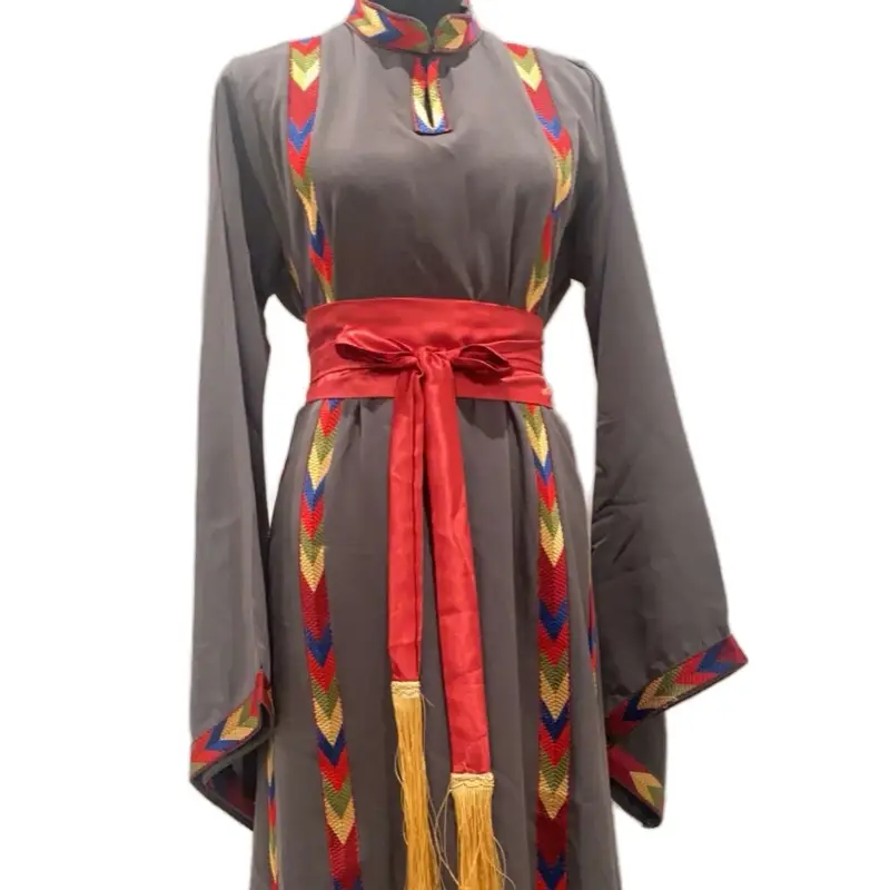 Beautiful Thobe with Simple Details, Long Sleeves, Belt, Perfect for Any Occasion