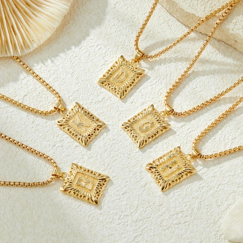 A Hip-Hop Style Copper Pendant Necklace Featuring a Gold-Plated Stainless Steel Chain, with Options for All 26 Letters A-Z, Making It a Stylish And High-End Jewelry Gift. Birthday Gift