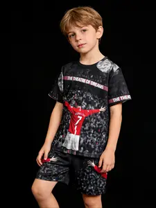 Boys Manchester United Football Fan Outfit Set Summer CR7 Cristiano Ronaldo Manchester United Number 7 Theatre of Dreams Back View Arms Outstretched Art Print Short Sleeve T Shirt + Shorts 2 Piece Set Kids Casual Sport Wear for School Daily Football Match