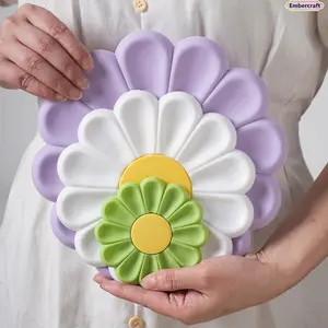 Daisy Flower Silicone Trivet - 3 Sizes (Large, Medium, Small) Heat-Resistant Pot Pads, Anti-Scalding Tableware Mats for Kitchen & Dining Tables