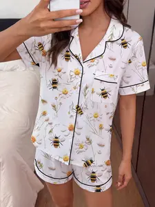Women's all-over print bee and daisy pajamas, collared short-sleeved shorts set, can be worn as loungewear.