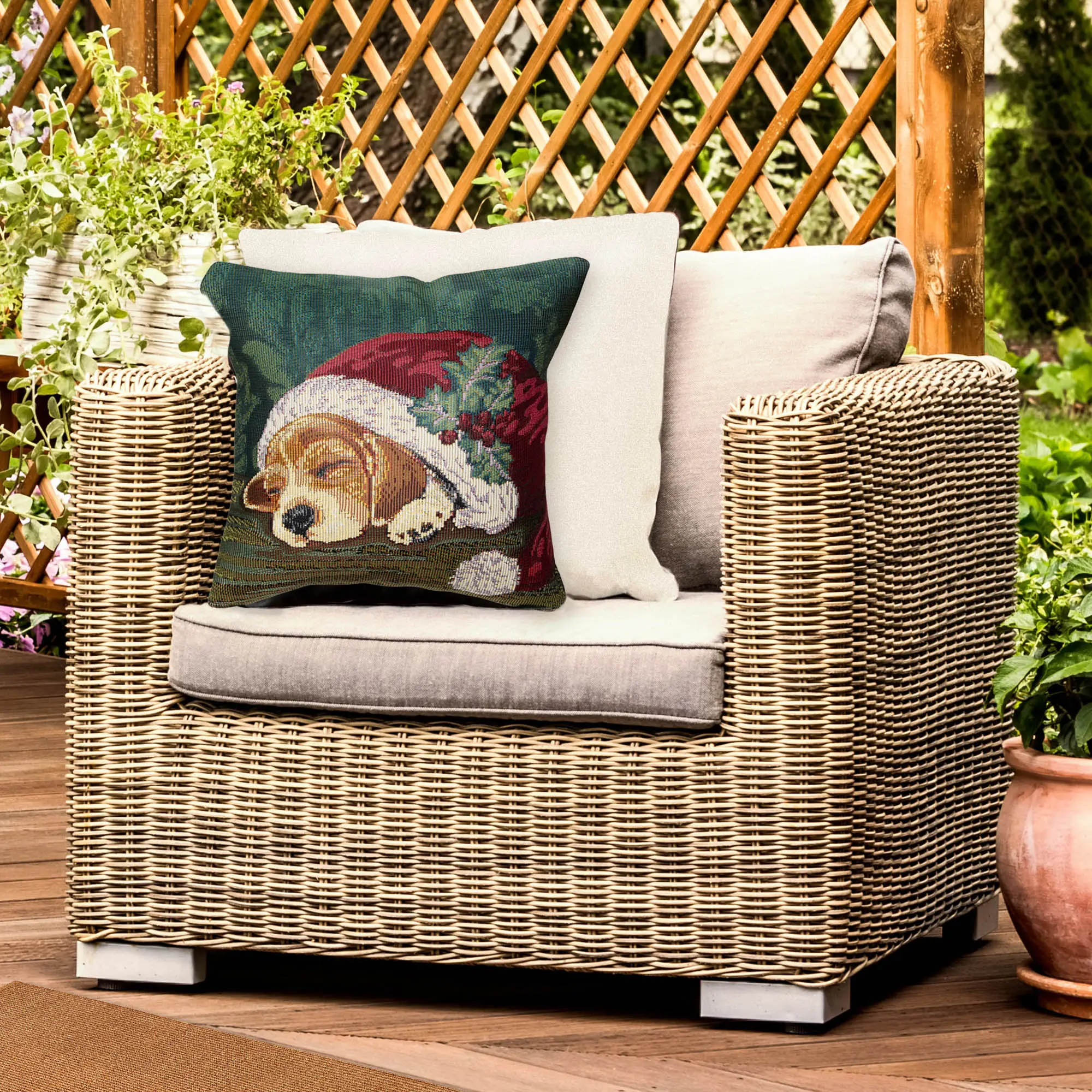 Lush Decor MARINA Indoor-Outdoor Power Loomed Synthetic Blend Machine Washable Pillow - Contemporary Graphic Animal Accent, Casual Cushioning, Home Decorative Cushion for Chairs & Sofas (Nap In A Cap), Outdoor Cushions For Chairs, Indoor Outdoor Cushions