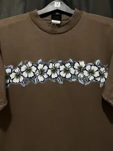 Vintage Billabong Floral Pattern T-shirt 90s Style Surfing Tee Aloha Summer Vibes Shirt
