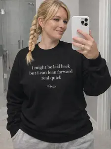 Women's Lean-Back Graphic Crewneck Sweatshirt