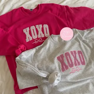 XOXO Glitter Appliqué Embroidered Sweatshirt Valentine’s Day Pullover Crewneck Pink Grey Coquette Bow