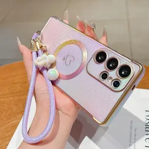 Suitable for Samsung Galaxy S25 S24 S23 S22 21 Ultra S25 S24 S23 S22 S21 Plus S24FE S23FE S25Edge, electroplated heart-shaped phone case with hand strap, supports wireless charging, slip-resistant and drop-proof