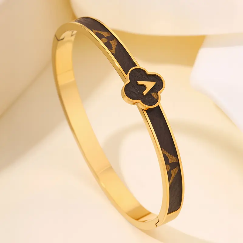 Four Leaf Flower V Leather Bracelet