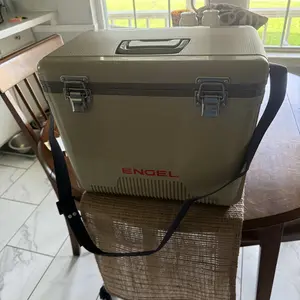Engel 19 Quart Drybox/Cooler and Small Hard Shell Lunchbox