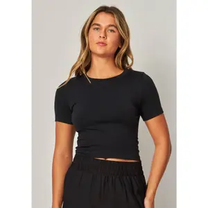 Ultra Stretch Seamless Crop Top - Soft Fabric Slim Fit for Comfort & Style - Perfect for Layering or Standalone Wear