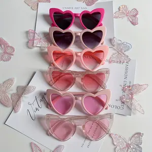 [Fashion Glasses] 6pcs Heart-Shaped Fashion Glasses for Women |   Sweet Pink & Transparent Frames, Anti-Glare Lenses - Ideal for Weddings, Birthday Parties, Bachelorette & Multi-Person Photo Shoots, Wedding Glasses
