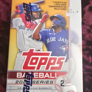 2022 Topps series 2 box