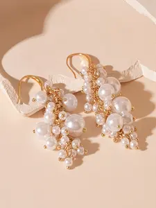 Vintage Baroque Style Faux Pearl Dangle Earrings, Elegant Hook Design, Fashion Jewelry for Women, Stylish Accessory, Pearls Beaded