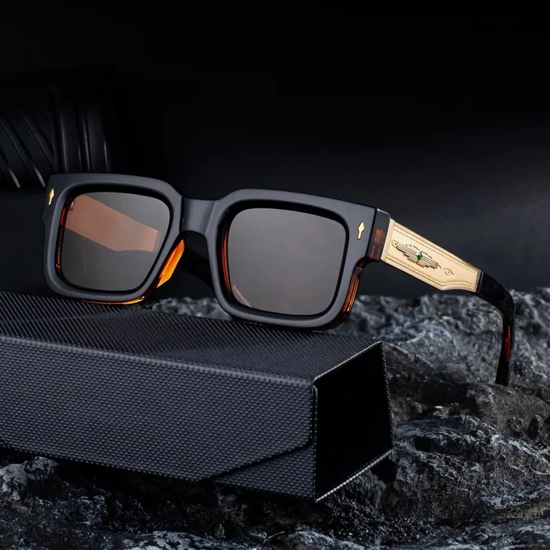 Vintage-Inspired Polarized Sunglasses: Square Multicolours  display picture 1