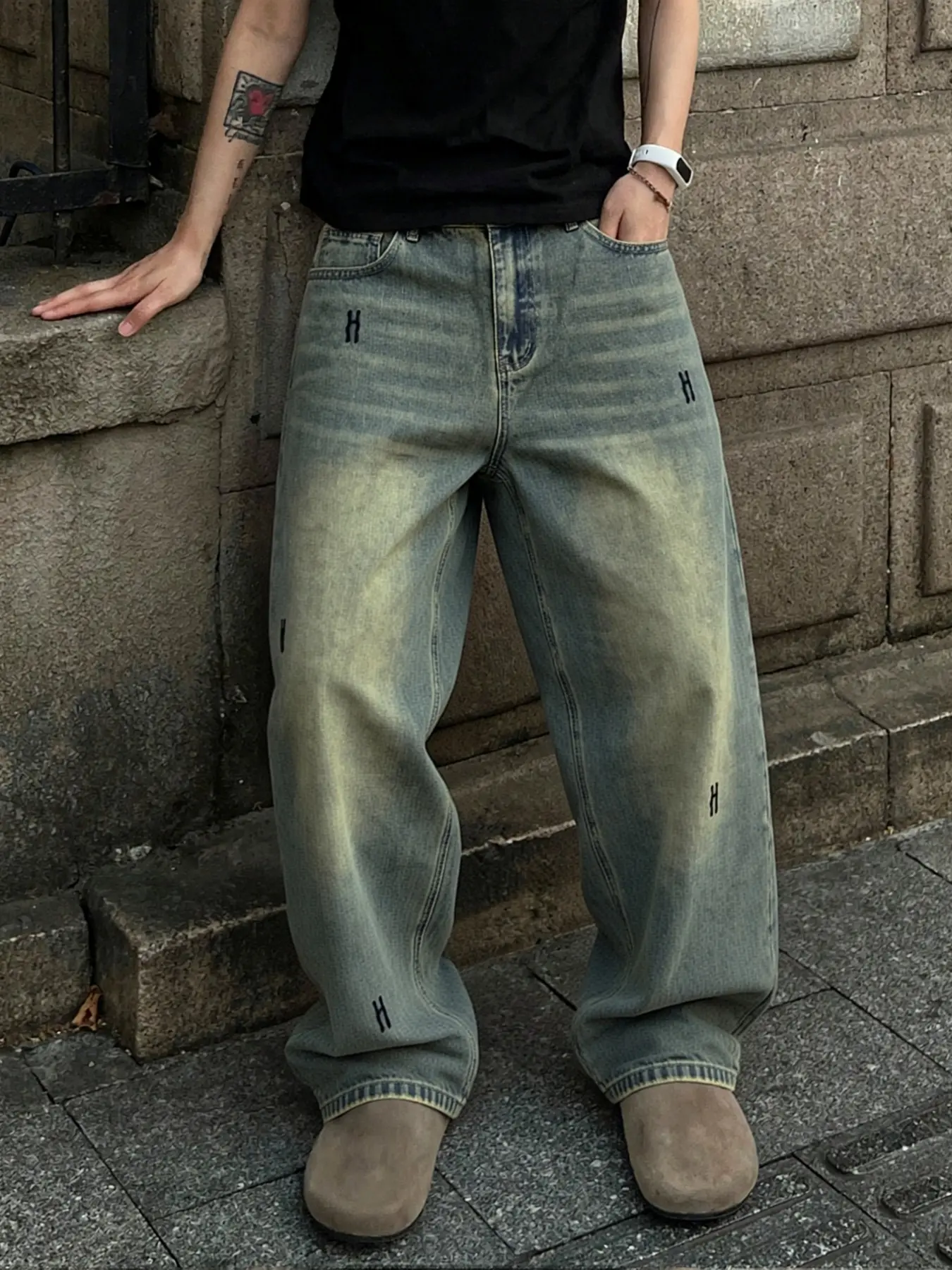 Men's Vintage Distressed Wide Leg Medium Wash Jeans, Dad Jeans, Washed Denim, American Street Fashion Embroidery, Loose Fit Natural Casual Long Pants, Leisure Denim Trousers, Streetwear, Menswear