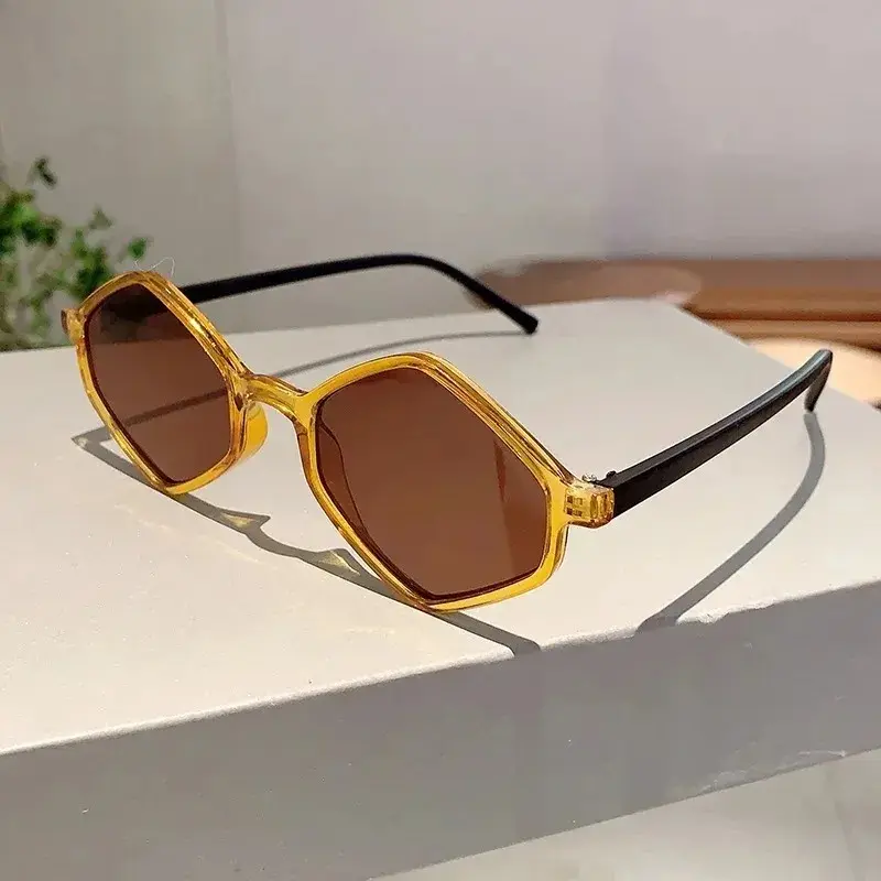 Unisex Rhombus Trendy Vintage Sunglasses - Small PC Statement Frame Glasses, Lightweight Eyewear with UV400 Sun Protection, Bluelight Blocking for Shopping Travel, Fashionable Frames Sunglasses, Small Pc Frame