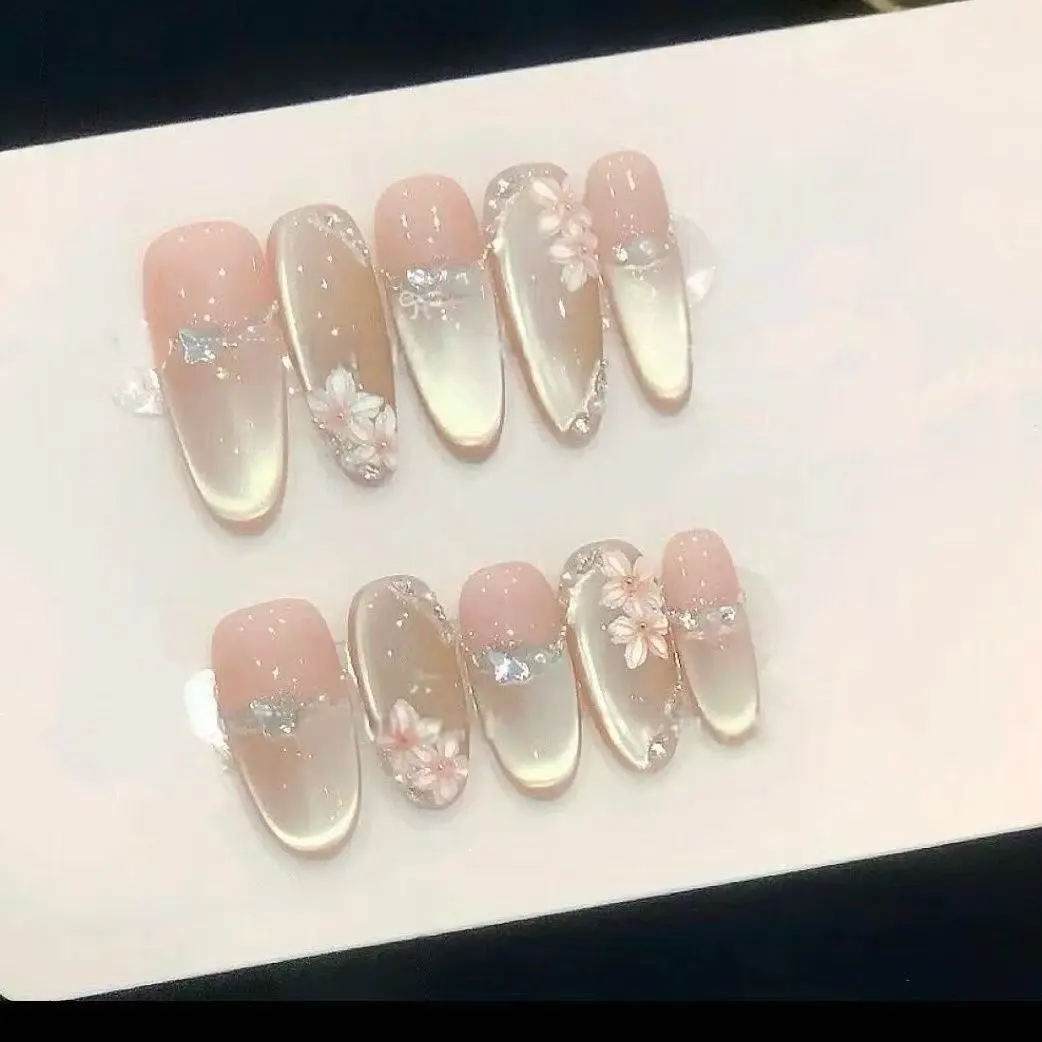 Naked cat's eye petals wear armor