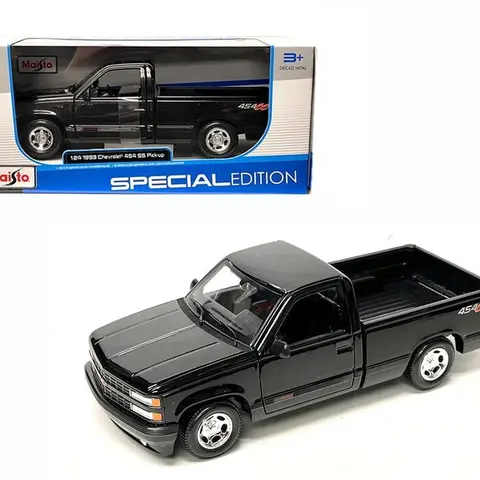 Maisto 1:24 1993 Chevy 454 SS Pick-up (Black) Diecast Model