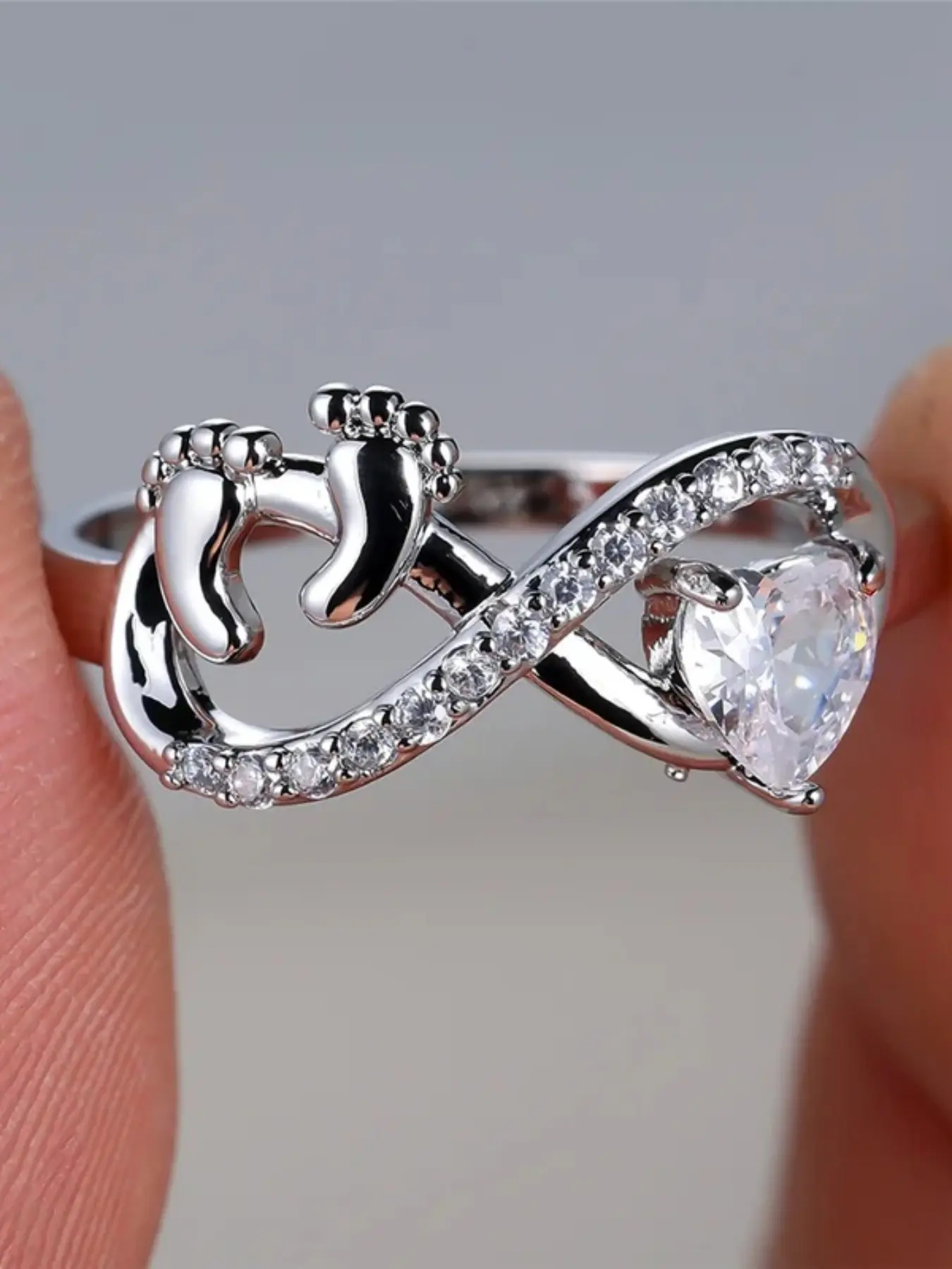 Female Silver Color Baby Footprint Infinity Heart Cubic Zirconia Ring, Vintage Wedding Jewelry for Women, Heart Shaped Engagement Ring, Statement Ring, Artificial Gemstone Ring