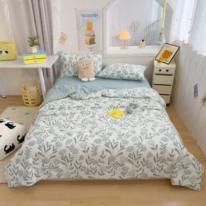 1 pc of small floral print summer quilt, super soft and skin-friendly air-conditioned quilt, suitable for use in all seasons, bedrooms, and living rooms