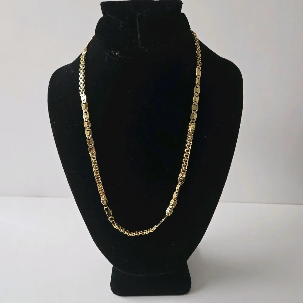 #92. 18K Gold Plated 22" Blade and Carpet Necklace