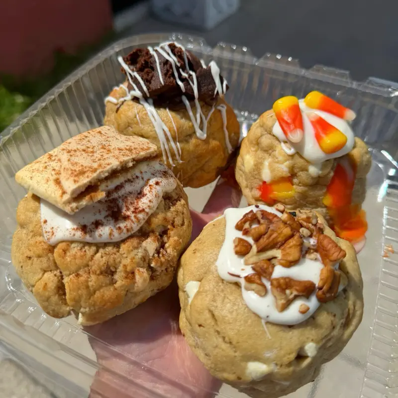 Fall box - 4 fall inspired stuffed cookies