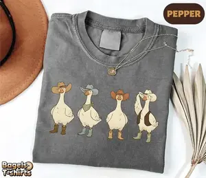 Comfort Colors Western Goose T-shirt – Cowboy Hat Graphic Tee, Funny Wild West Animal Shirt, Cute Country Vibes Gift