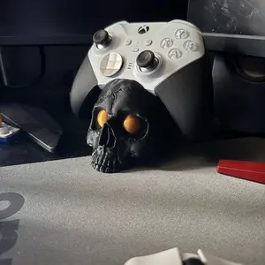 Phantom Skull Controller Stand for Gaming - Durable Colored Eyes Design - Adaptable for Xbox One Series X/S Ps5 Ps4 Switch - Universal Compatibility & Bold Aesthetic