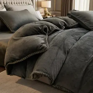 3-Piece Soft Milk Velvet Bedding Set, European Style Edges, Includes 1 Quilt Cover & 2 Pillowcases, Valentine Gift Idea, Soft Bedding Sets