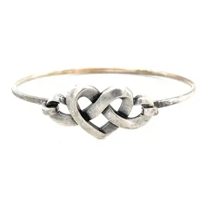 James Avery Knot Heart Hook-On Bracelet - Adjustable Design with Heart Shape, Ideal for Everyday Wear