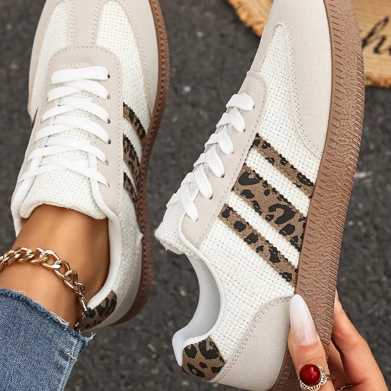A Pair of Plus Size Women's Fashion New Round Toe Flat Lace-up Leopard Print Comfortable Daily Lightweight Versatile Commuting Casual Shoes