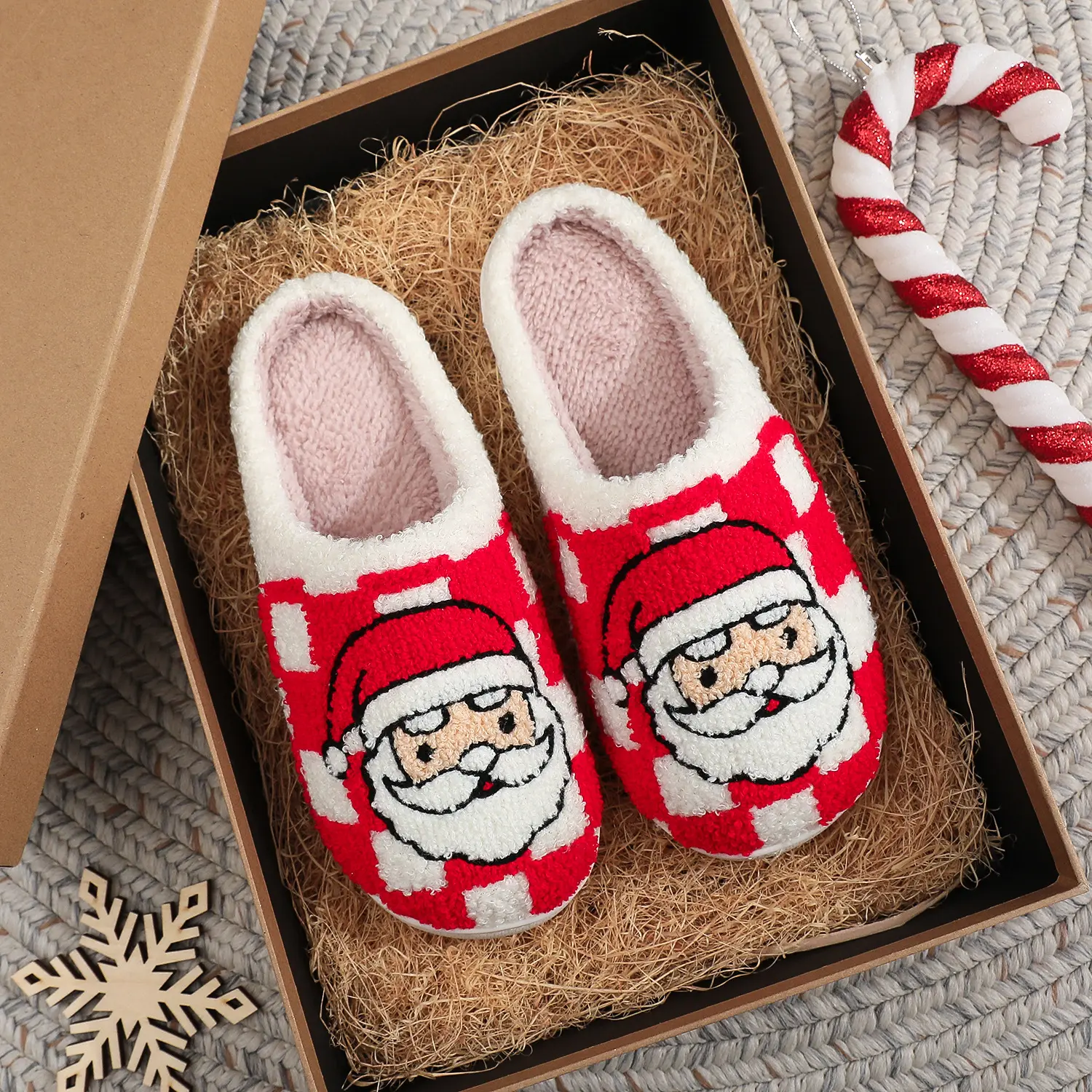 Hug Vogue Unisex Christmas Plaid Element Christmas Santa Claus Creative Cotton Slippers For Home And Outdoor Wear Winter Plush Slippers Women's Plush