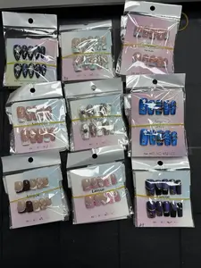 Una(8690)gc.30$ get 15 pairs of random nails. We have different  shapes and nails.
