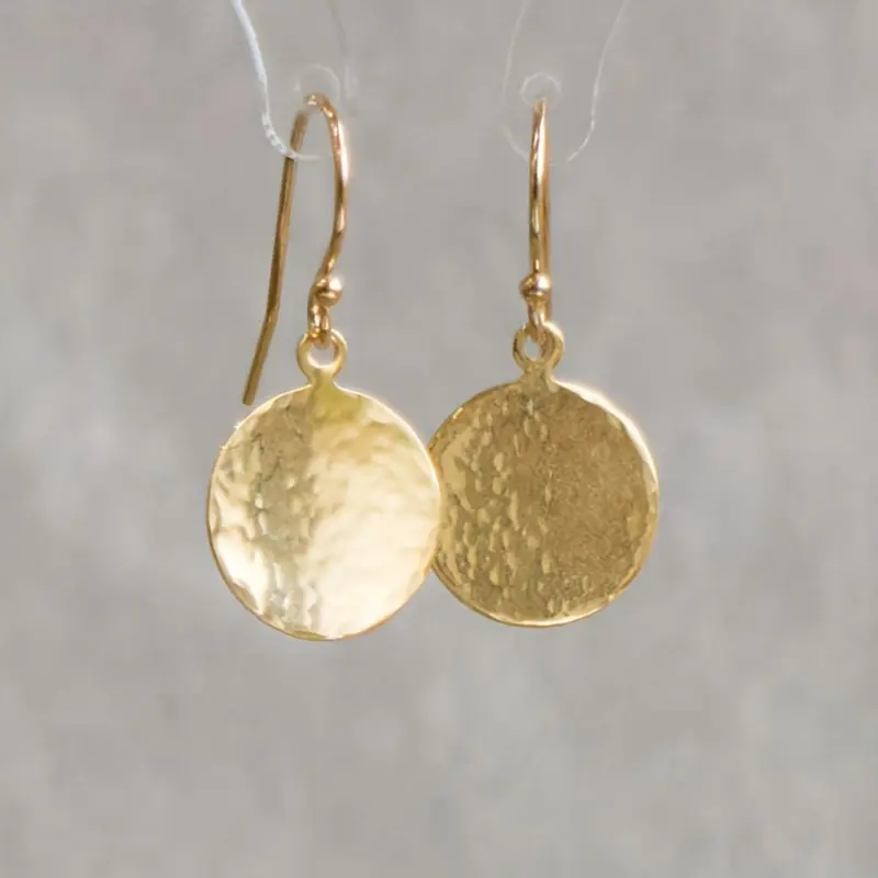 1 Pair Gold Plated Metal Hoop Earrings - Elegant Classic Hammer Round Pendant Alloy Jewelry, Lightweight Cartilage Accessory for Daily Wear and Gifting