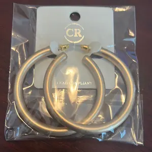 Gold round earrings Gold round earrings