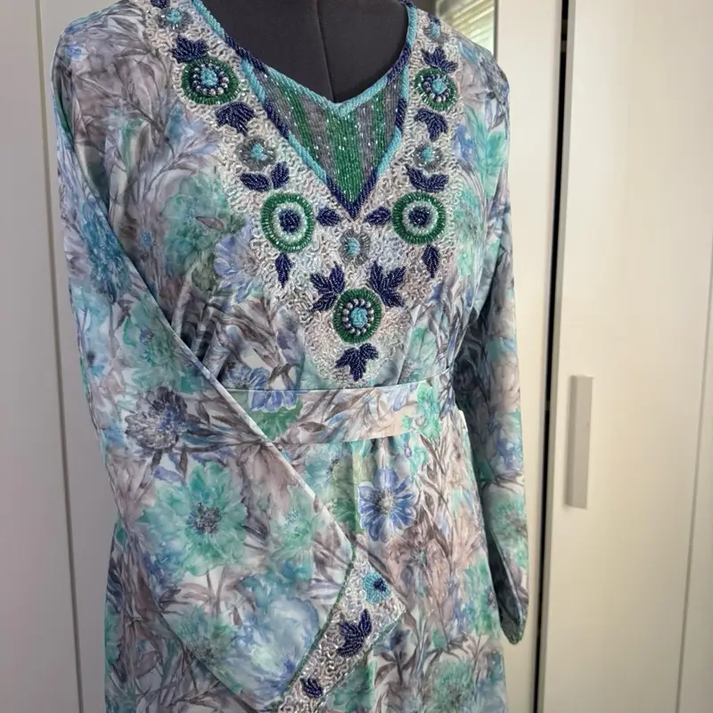 Blue Sky Mukhawara - Product with Blue Sky Theme and Mukhawara Description