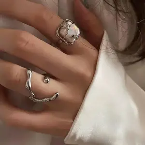 Vintage Moonlight Stone Open Ring for Women Fade Resistant Spanish Design Pearl Band Minimalist Sophisticated Cold Style Finger Ring