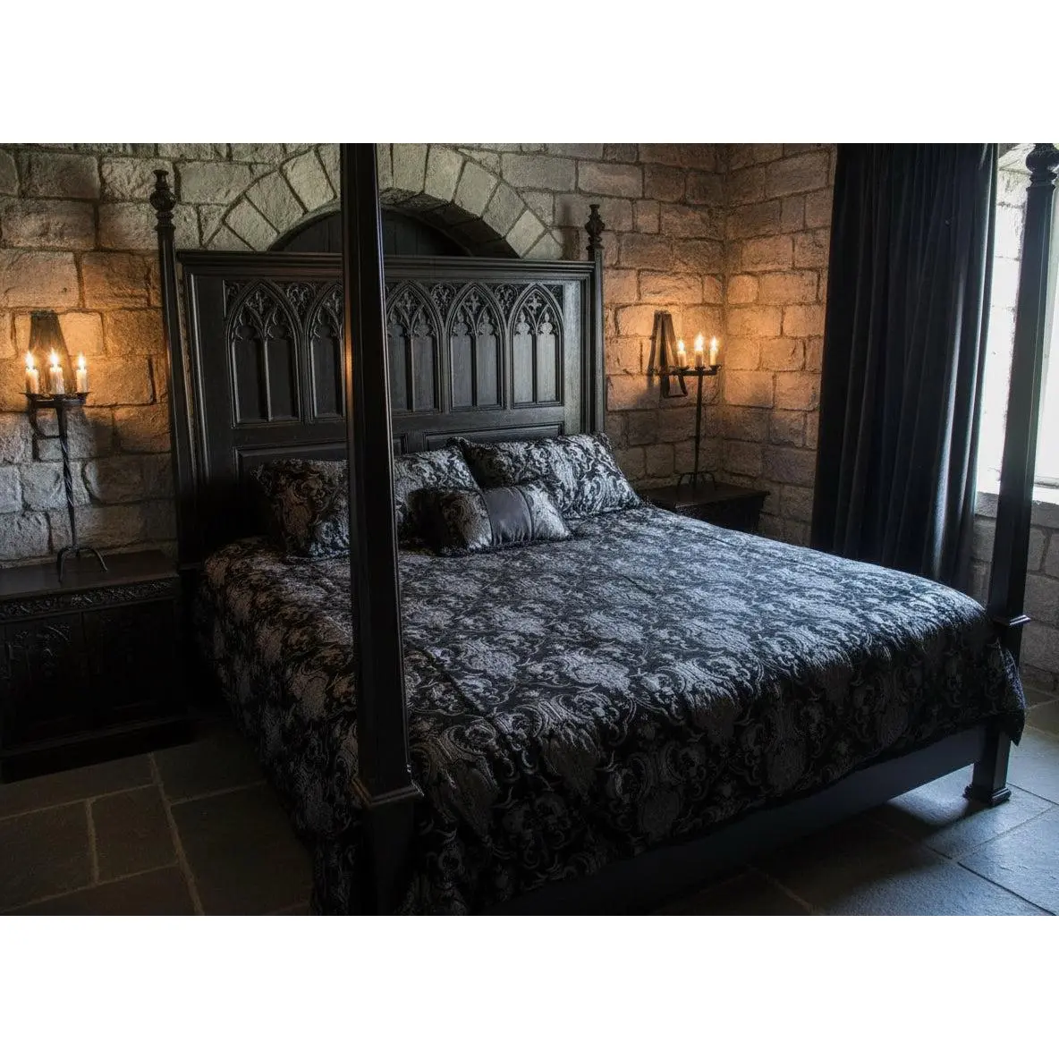 MEDIEVAL TAPESTRY DUVET AND PILLOW SET -  SILVER/BLACK TAPESTRY - KING SIZE