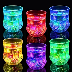 [summervibes]LED Light Up Cups 6.8 oz Liquid Activated Shot Glasses Color Changing Cup Glow Flash Glasses Glowing Pineapple Cup for Valentine's Day Christmas Party Bar Disco Water Juice Liquid Beverage