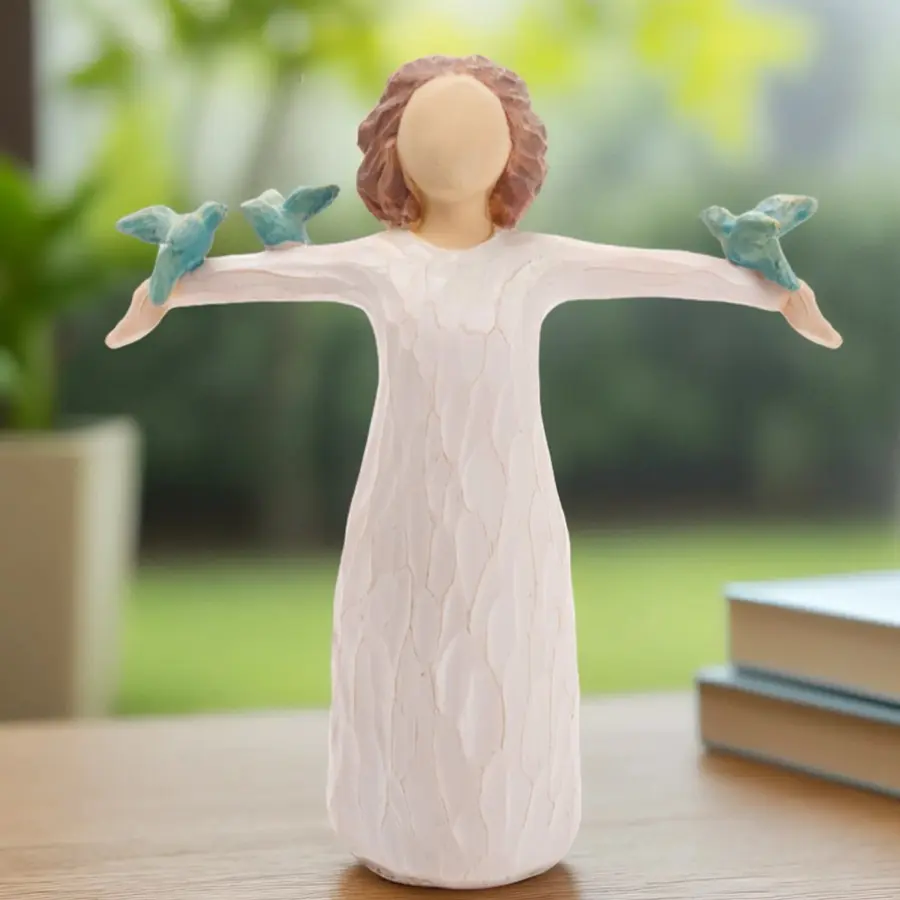 Teen Girl Bird Decoration Ornament, Textured Carved Artistic Style, Natural Texture Molded, Multi-Bird Detailing, Suitable for Study Room Decor, Statue