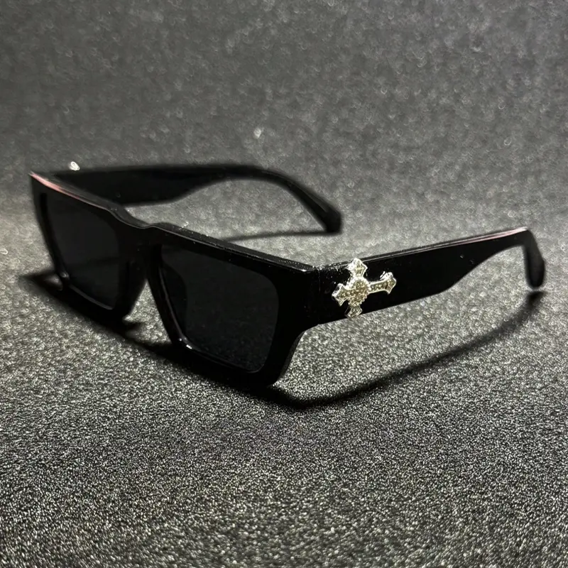Men's Fashion Rhinestone Cross Pendant Glasses, PC Anti-Explosion Lenses, Sporty Casual Streetwear, Vintage Flat Top Sunglasses, Fashion Outdoor Shades