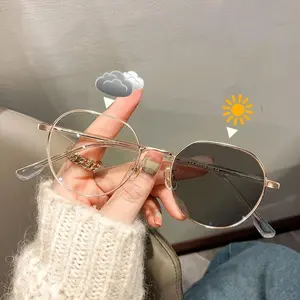 Women's Vintage Photochromic Cat Eye Sunglasses - Metal Frame, Light-Sensitive, Blue Light Blocking Lens, Classic Lightweight Unisex Fashionable Glasses