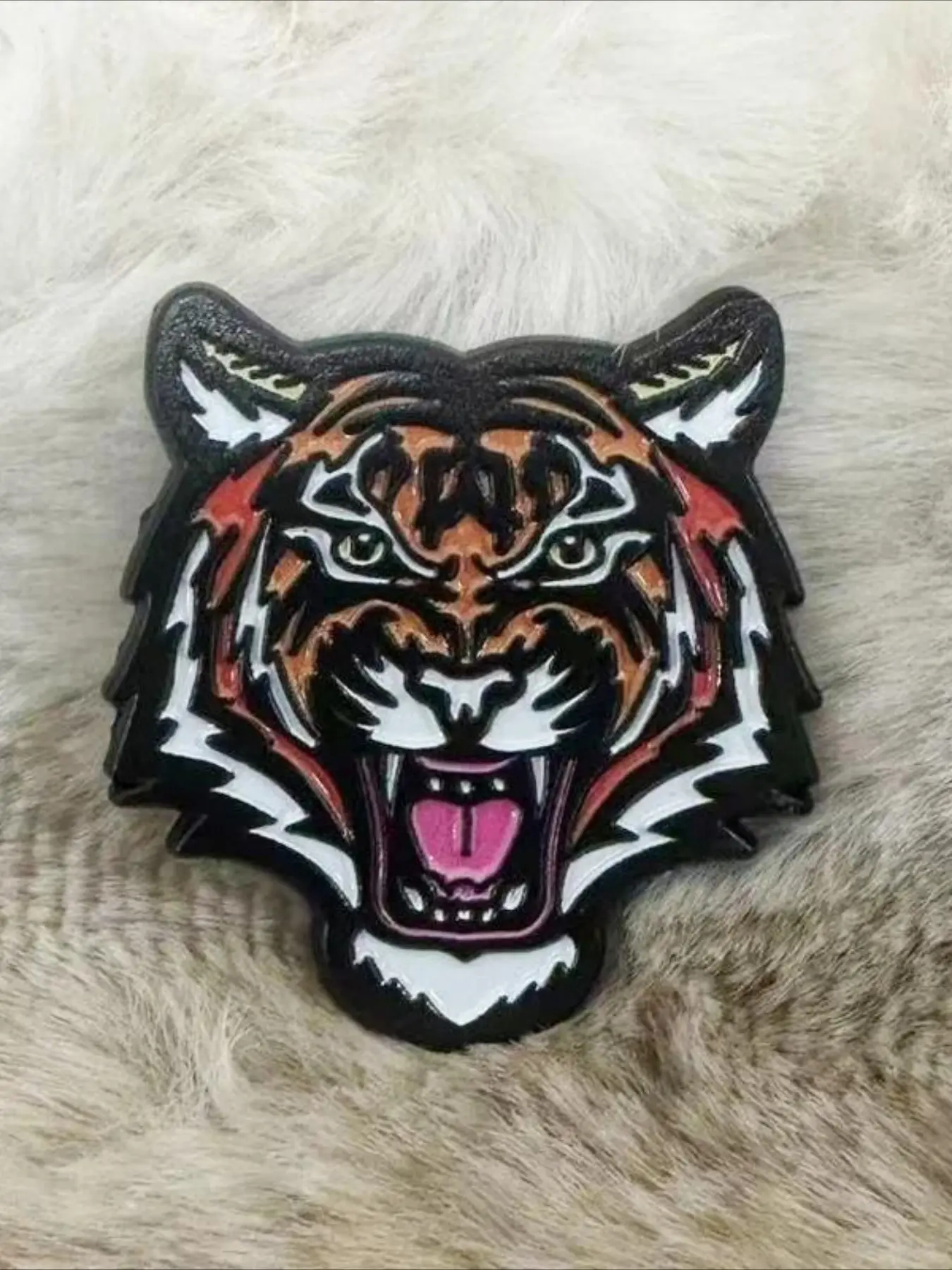 "Roaring Tiger Head" Brooch for Women Men – Wild Animal Enamel Pin, Vintage Tiger Brooch, Retro Tattoo Style Decor Brooch for Party Daily Wear