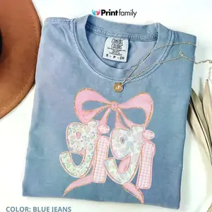 Comfort Colors Gigi T-Shirt, Coquette Bow Grandma Graphic Tee, Mother's Day Gift for Gigi, Baby Announcement Shirt, Cute Grandmother Tee