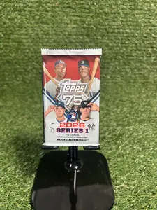 2026 Topps Series 1 Pack | 12 Cards |